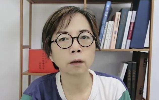 台湾媒体人黄智贤6月26日在节目中发表不当观点，“美国人是不搞阴谋的，他们是搞阳