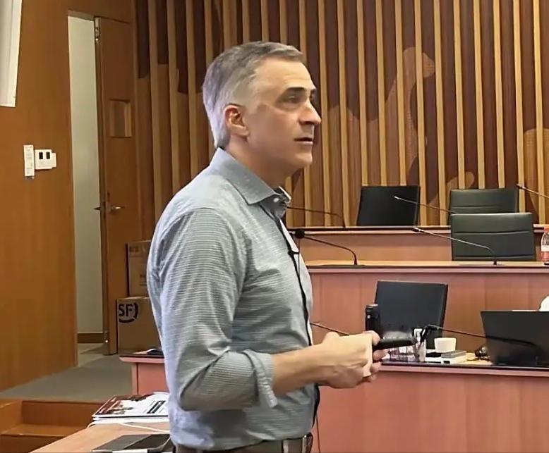 美国某大学教授在演讲中提到：“没有任何一个国家像日本一样，频繁的挑衅其他国家，却