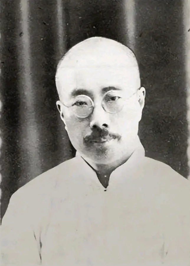 周作人因当汉奸被判枪毙，被胡适等人救下，改判坐牢，49年出狱后写信给毛主席，没想