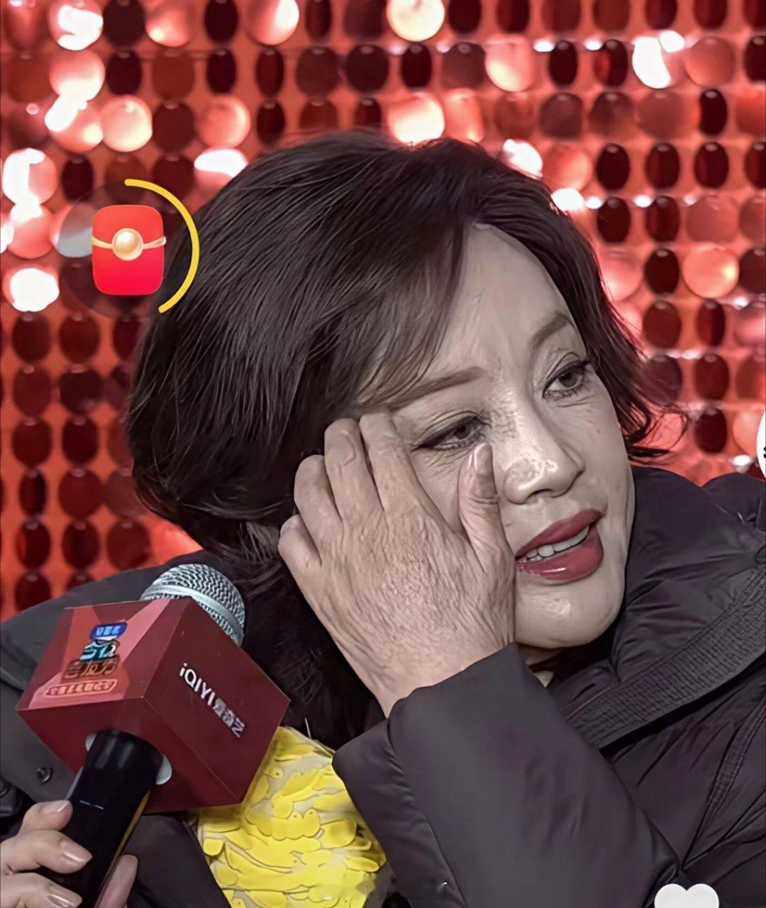 刘晓庆的脸是个传说，但她的手，才是真正的时光日记。