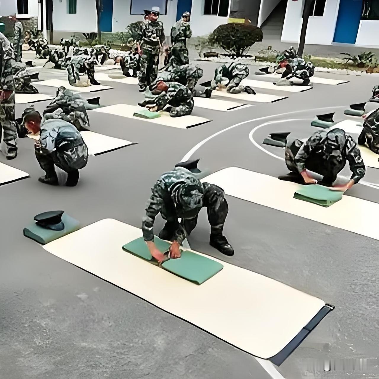 听着听着眼泪掉下来了！这位军人战士说：你知道部队的床单为什么是白色的吗？因为活