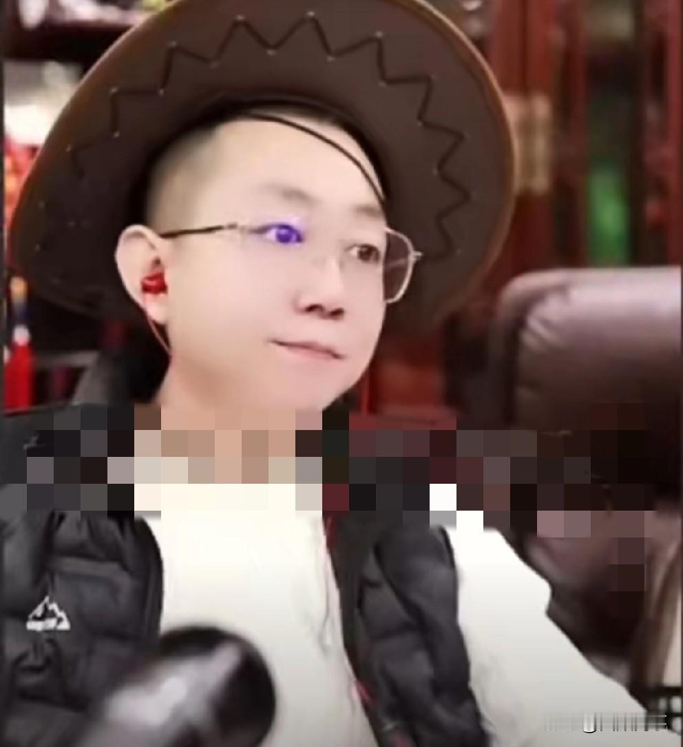 王小源后悔与yy续约，羡慕刘大美早脱身！王小源直言与刘大