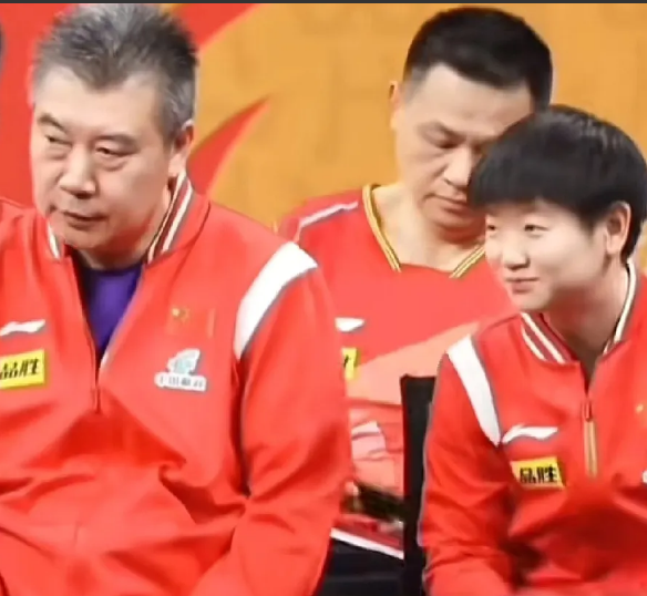 李隼指导盛装出席影响华人盛典！他谈到莎莎，说看着她挺可爱的，但她是非常难对付的一