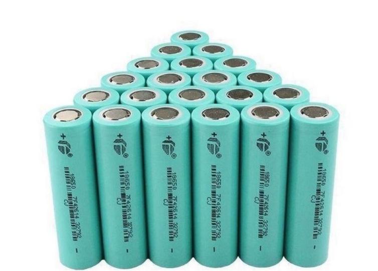 听我一句劝，三元锂电池必然被第一个淘汰的，未来将是磷酸铁锂的天下。我为什么会这