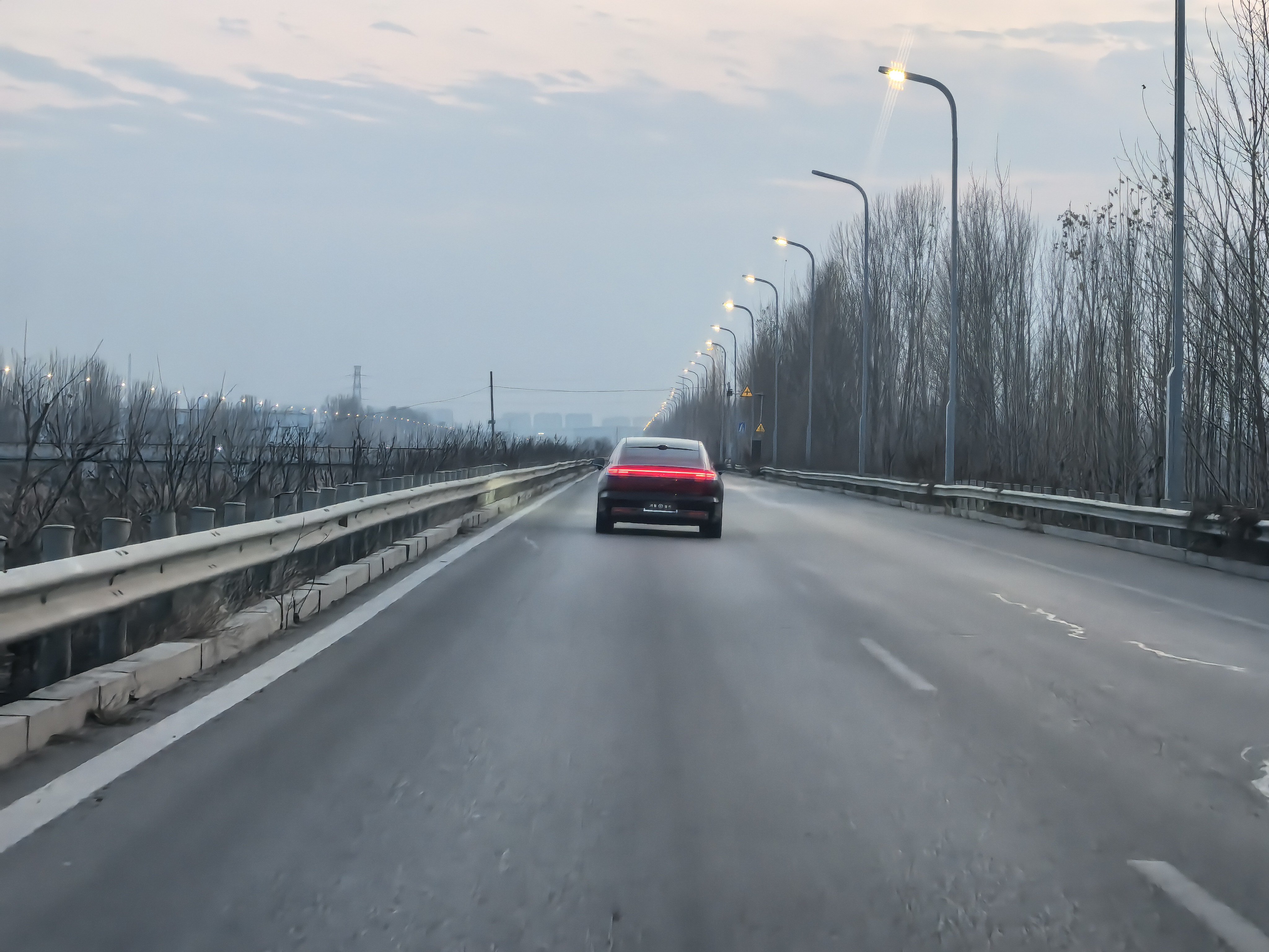 偶遇一辆尊界S800，这气场和辨识度太强了