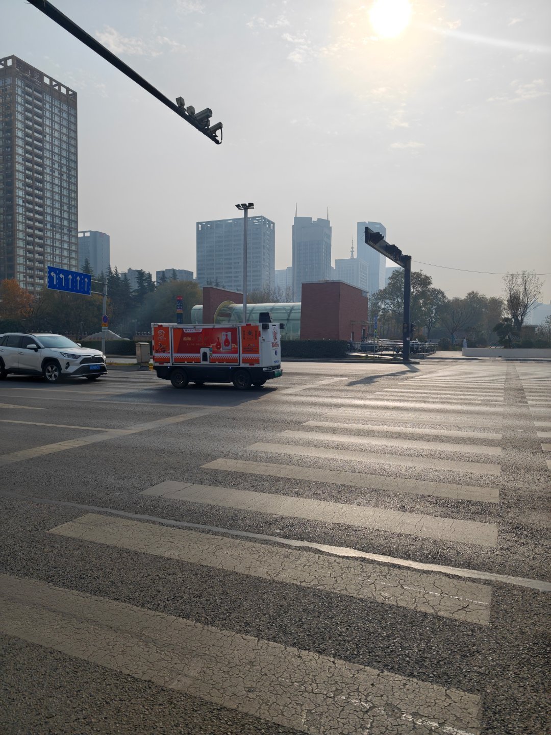 猴急送，这特么老板是H190吧？