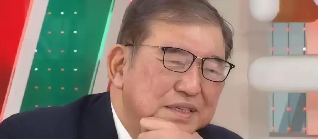 石破:我们都是战战兢兢，如履薄冰，小心加小心，可你倒好。高市:我就是话说