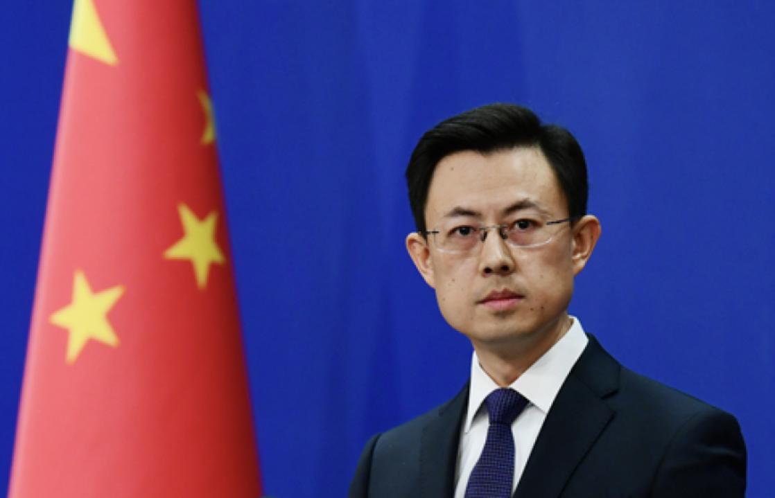 光天化日之下，一艘满载中国货物的8万吨级巨轮，竟在国际公海上被大炮轰停，28名无