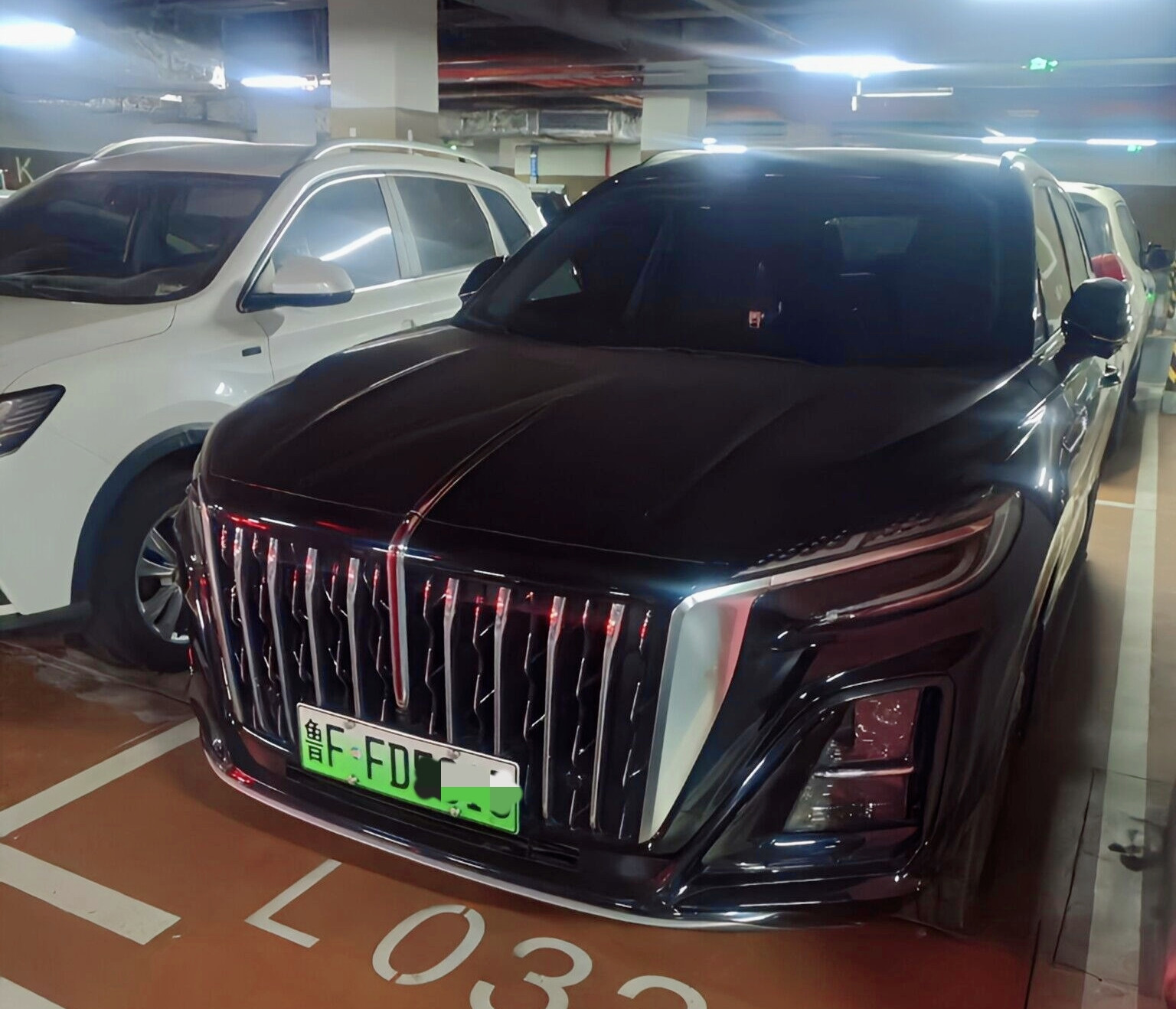 红旗HS3PHEV：通勤零油耗、长途不焦虑15万想买豪华品牌插混SUV？还