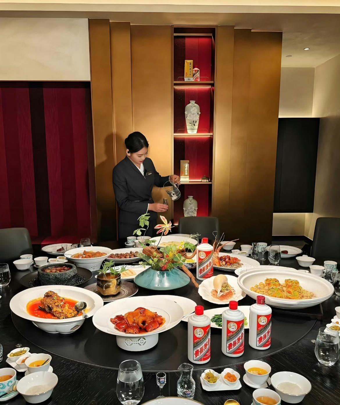有钱人的饭局，惊呆了​​​