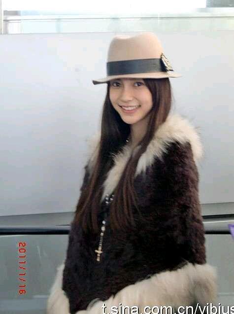 2011年1月16日Angelababy身为adidas代言人前往三里屯参加ad