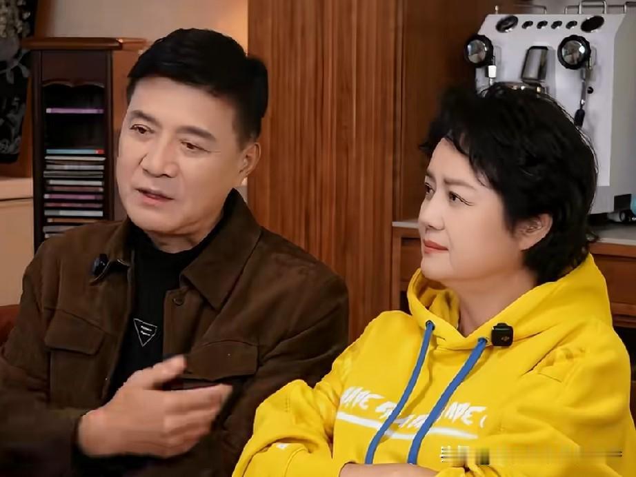刘之冰和茹萍夫妇在参加访谈节目时，有粉丝说他们越来越有夫妻相了。刘之冰说难道我变