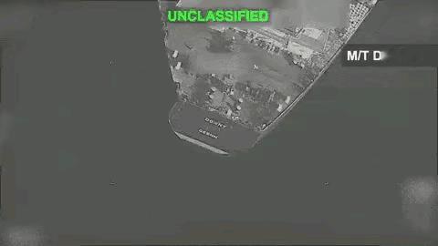 因向美舰射导弹三艘伊朗油轮遭袭击CNN报道，当地时5日，美军中央司令部发布视