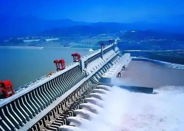 日本网友表示：如果中日战争爆发，日本第一个炸的不是中国的重要城市，而是第一个炸中