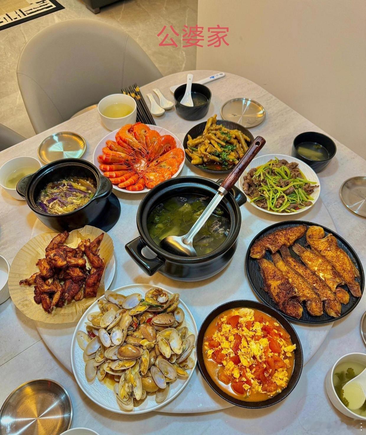 从饭菜上看，你觉得谁家的好吃？