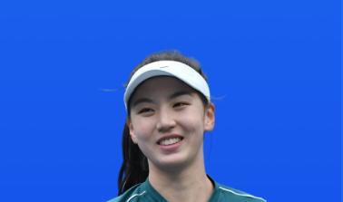 惊险逆转，祝贺王欣榆挺进WTA250布拉格站第三轮！在刚刚结束