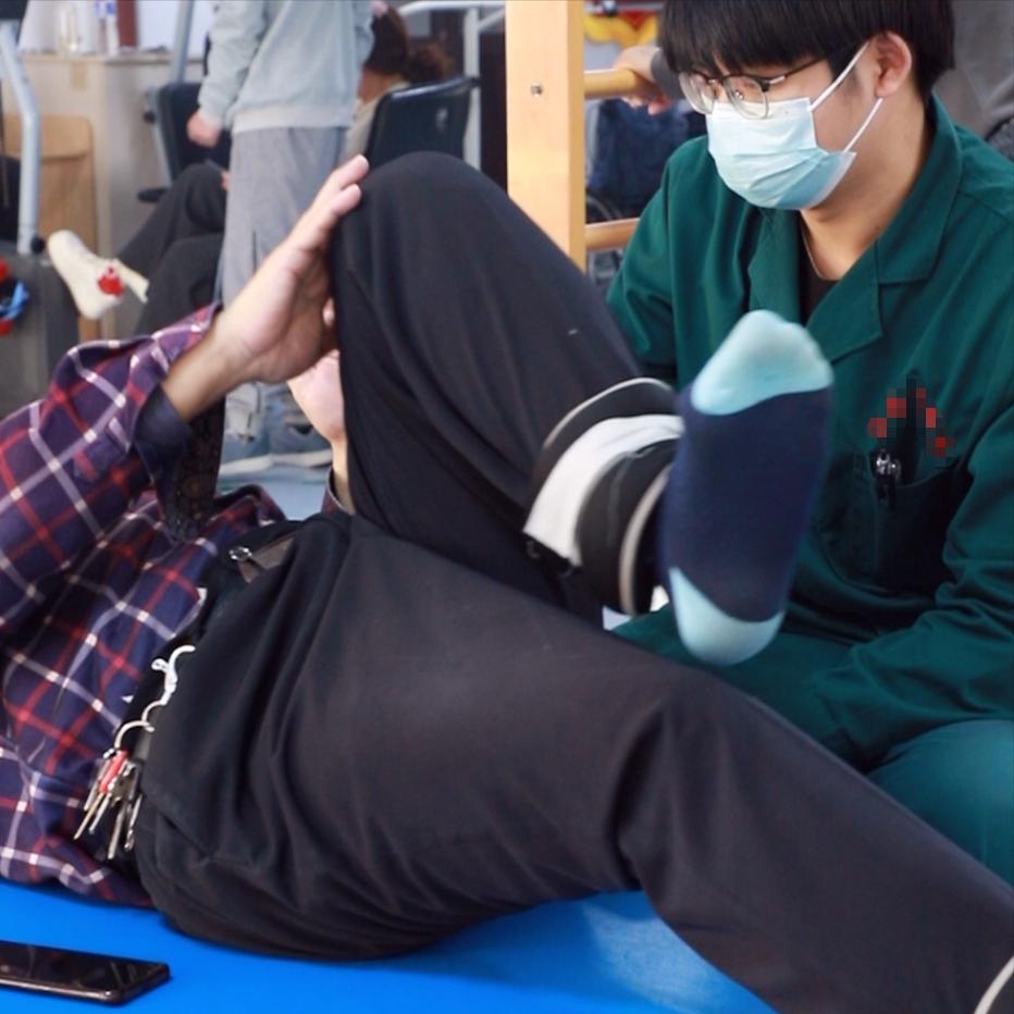 脑出血卧床三个救命动作，不做可能终身残疾！ 1.踝泵运动——预防要命的血栓