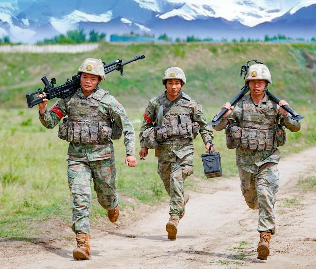 171式12.7mm重机枪小组，三个人，备弹有点少QJZ-171式12.7毫