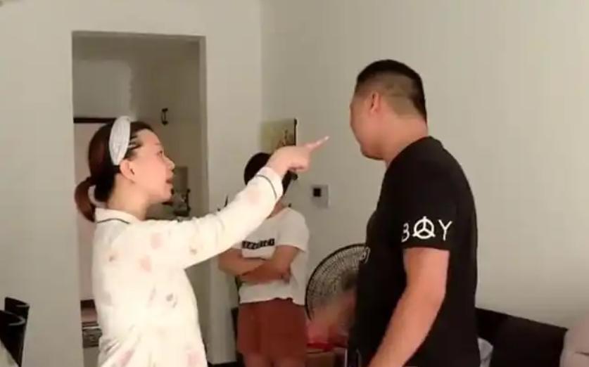 夫妻之间，最伤丈夫心的，大多是妻子的以下6种行为，基本错不了6、总拿丈夫的缺点