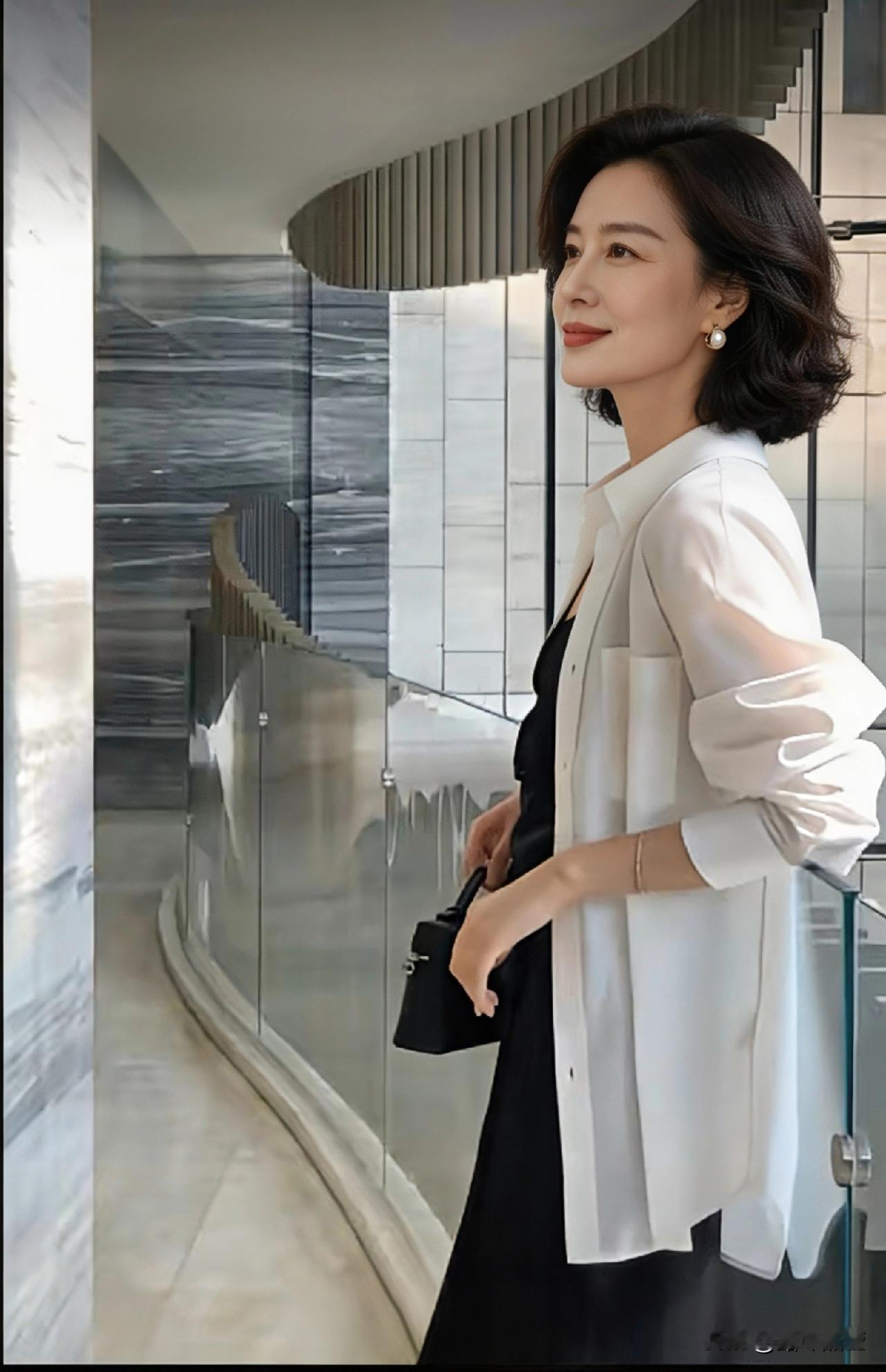 夏天裙子配上衣的6个简单又高级的穿搭法则以前总觉得裙子越多越好，现在才懂：