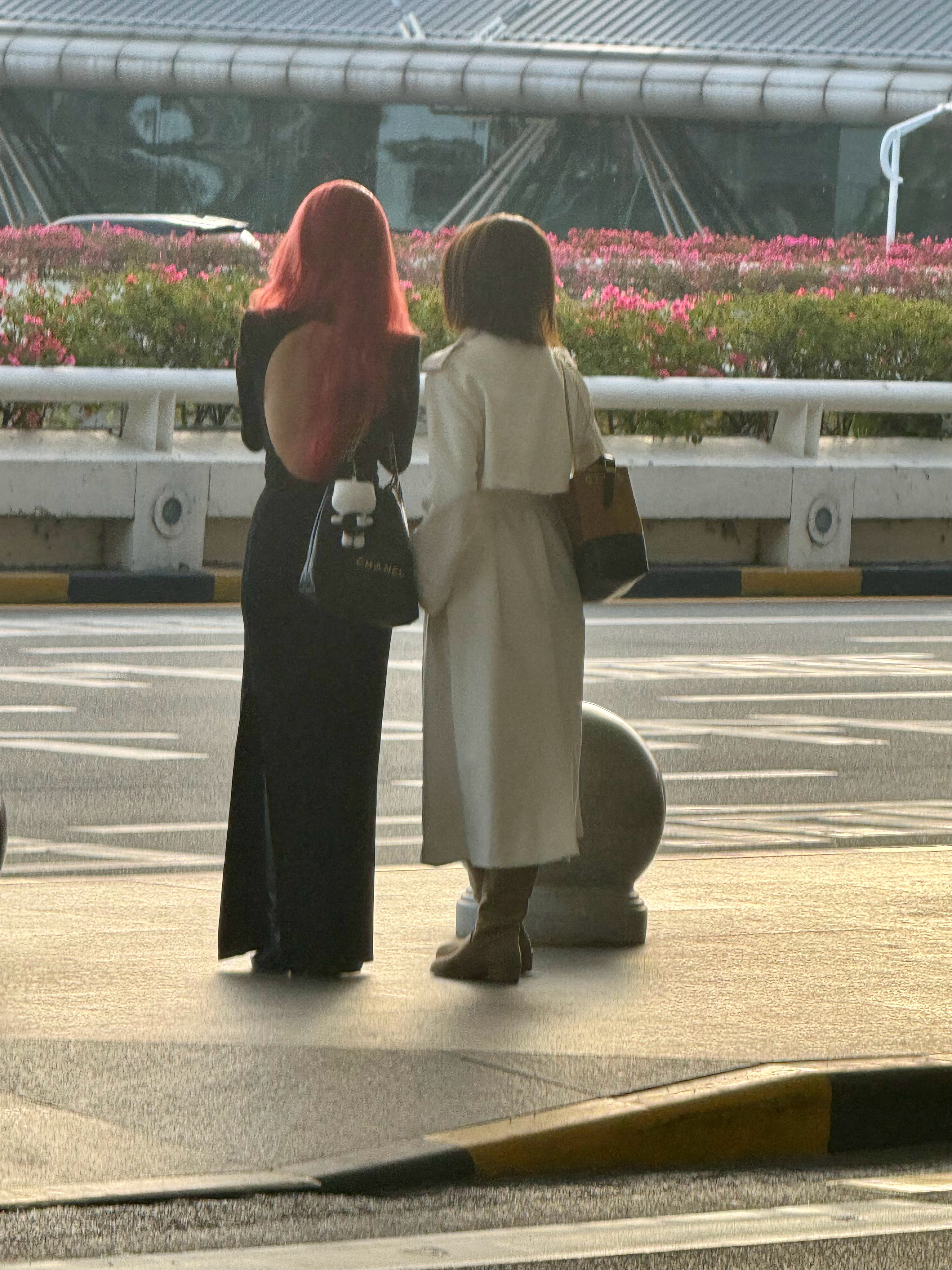 她们一直在拍摄，但我真没找到站姐，藏哪了？