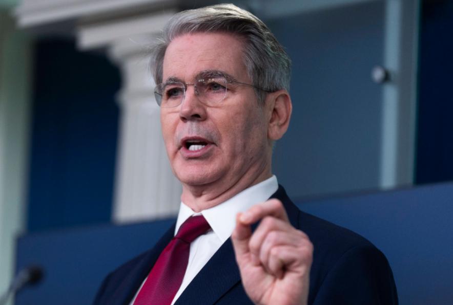 让中美日3国网民都炸锅的一幕发生，美国财长称：美国是中国的盟友。当地时间12