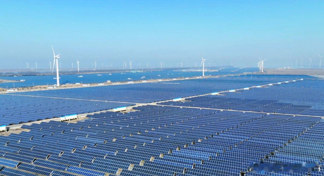 胡锡进称中国人需要集体沉住气胡锡进这篇文章的关键在于提出一条逻辑链：以供应链与能