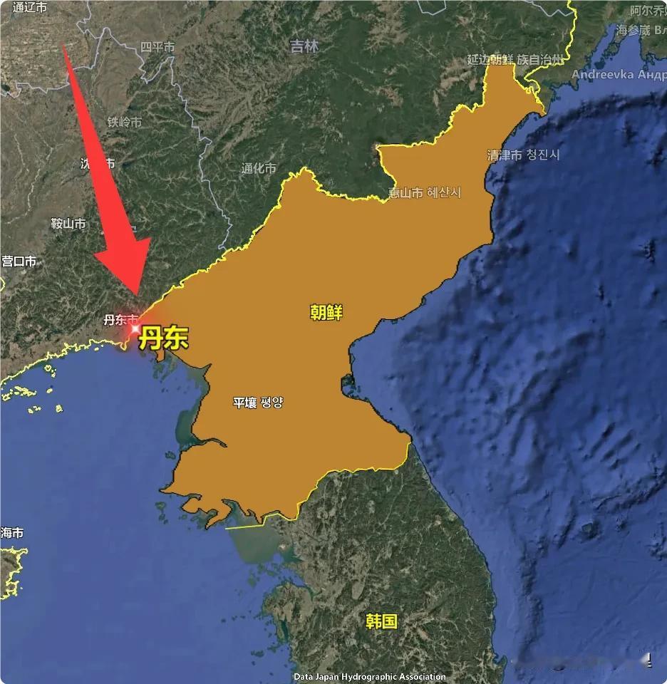 朝鲜疯狂扫货中国机械，3个月进口量创纪录，钱从哪来？藏不住了丹东口岸的清晨，空