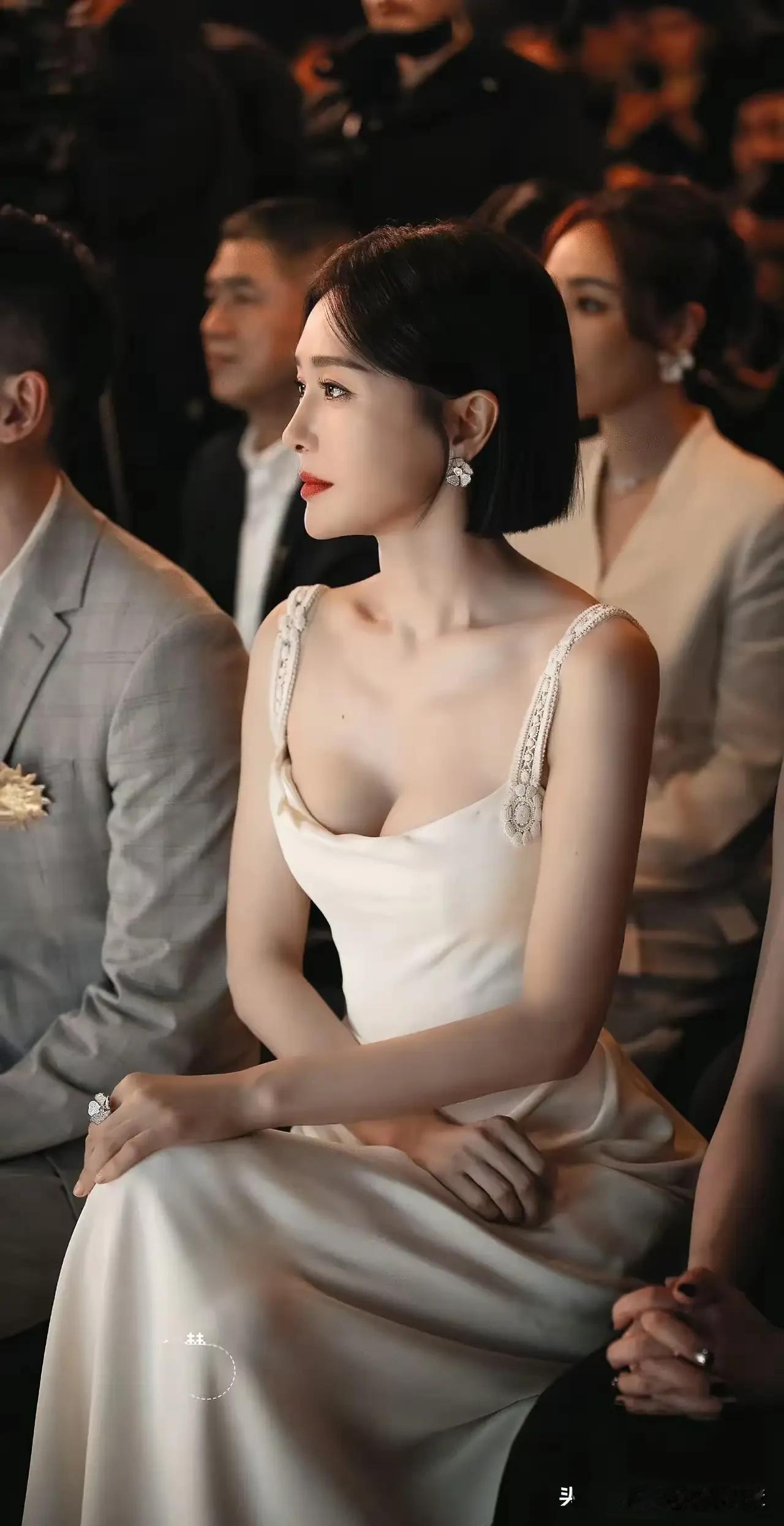 古有经典四大美人，今有内娱四大顶级女明星。秦岚赛貂蝉，圆圆赛西施，景甜赛玉