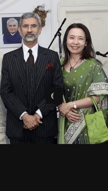 印度外长苏杰生的妻子京子是日本裔,是1996年时年41岁的苏杰生在日本任驻日副大