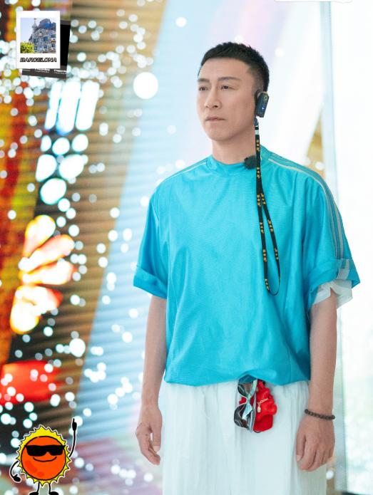 宁静真敢说,看到自己的男神孙红雷给她打call,两眼放光的盯着大屏幕不停点头,还