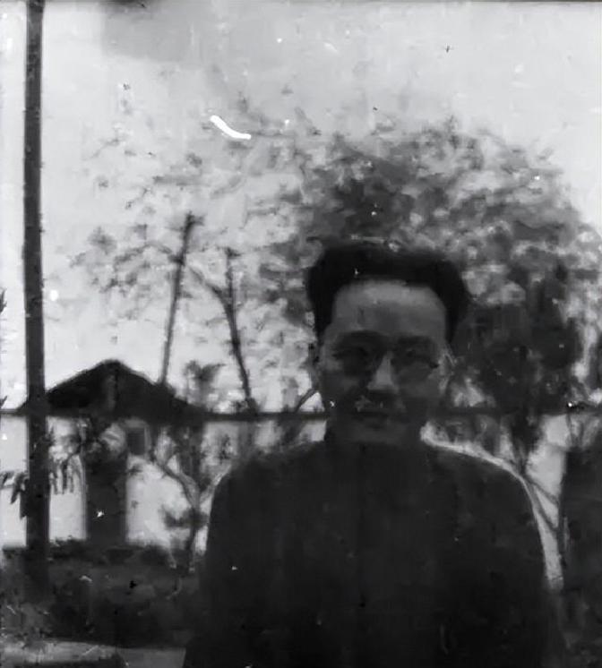 这就是一个“血债累累的特务头子，晚年想回去领功劳，却被自己人嫌弃”的故事。周