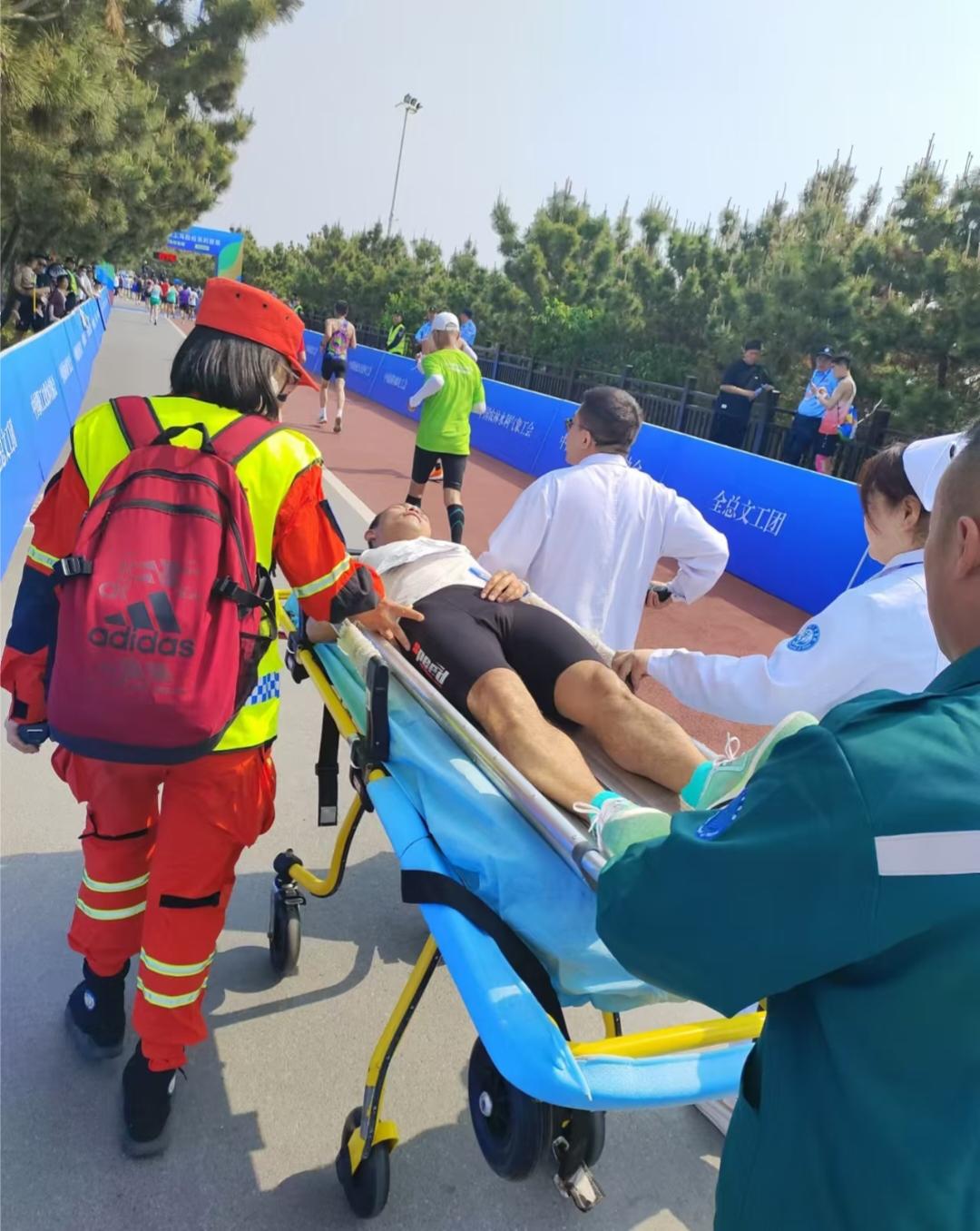 南航员工参加3000米体能猝死，官方:已成立专项工作小组看到这个标题我都笑了