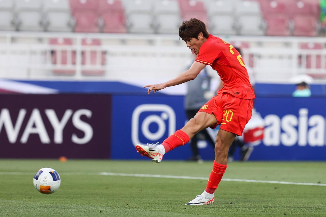 国足历史最佳U23！国足0比0平泰国，打破了国足参加U23亚洲杯的两项记录。第