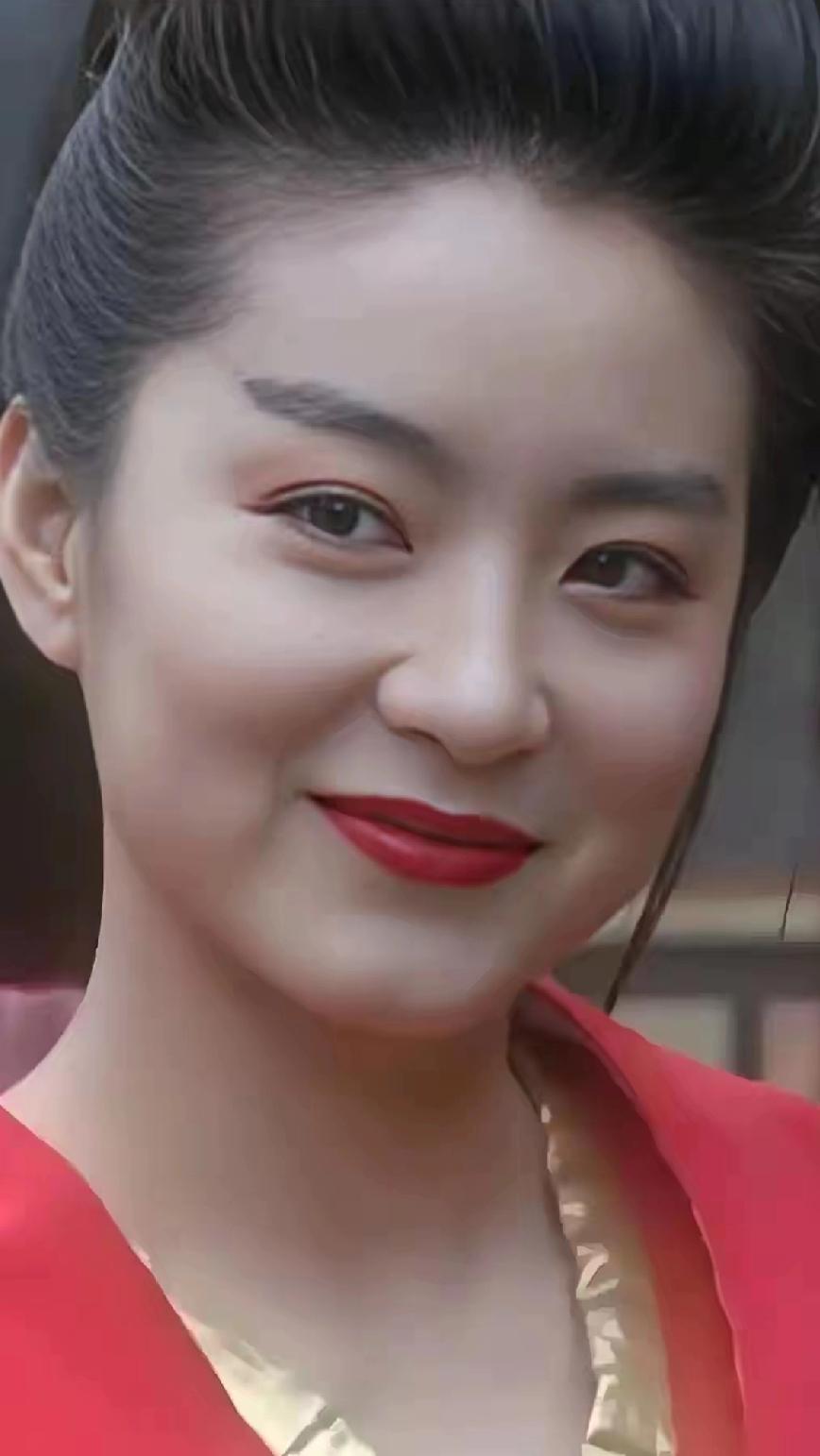 这位姐姐笑容真甜美！