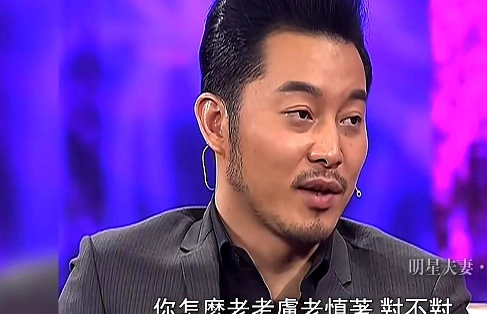 谁能想到，一场持续15年的模范婚姻，竟是靠一条“分手吧”的短信赌来的。当年胡