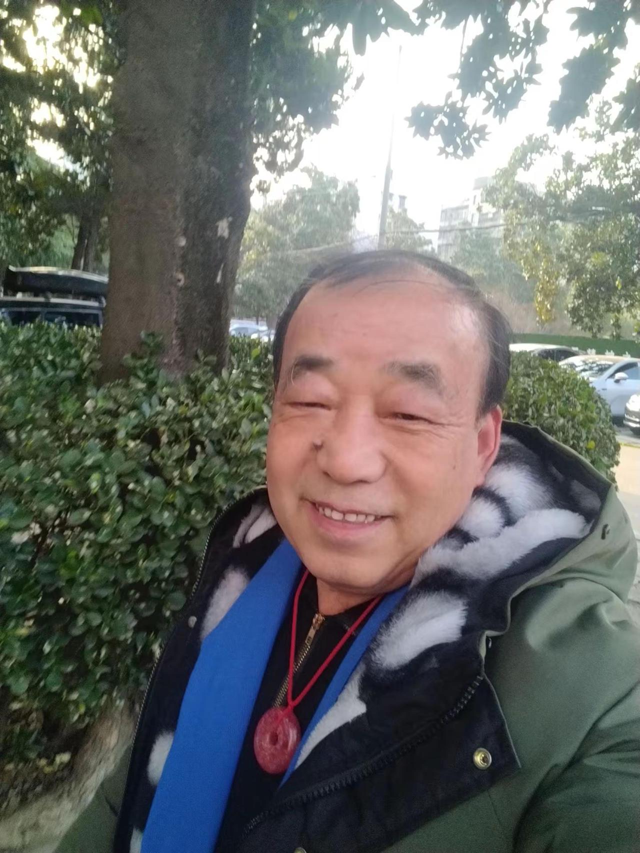 早起走一走筋骨舒服多了！