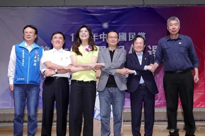 七伤拳打向蓝党魁这无疑是场热闹有余、精彩不足的选战。这场选举本来是世代交替、