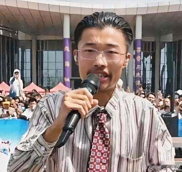 曾凭一首翻唱歌曲带火菏泽南站的郭有才，近来日子并不好过，深圳每月20万的工作