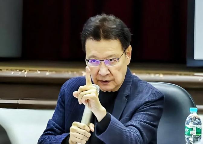 “大陆好像是故意放佩洛西进入台湾的！”很久之后，台湾知名评论员赵少康表示他终于回