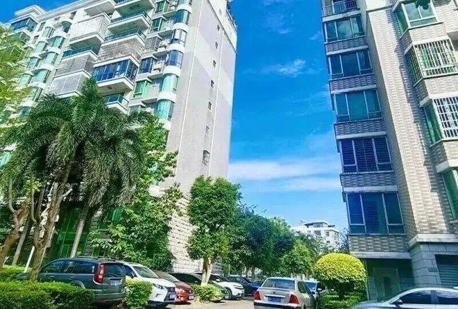 你有没有发现，聚会聊天的话题变得现实多了？昔日谈梦想，现在都把“搞钱”挂在嘴边。