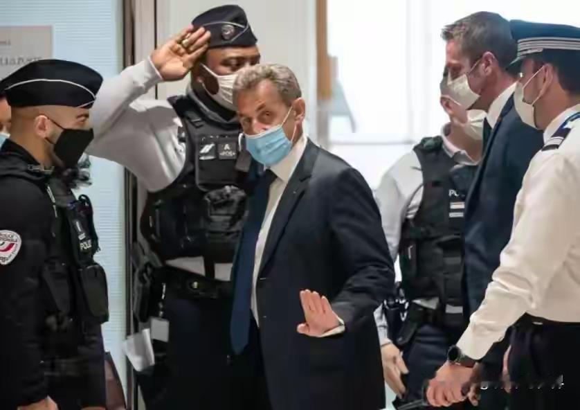 2025年11月进博会期间，法国外贸部长尼古拉·福里西耶带着点“不服气”的可爱态