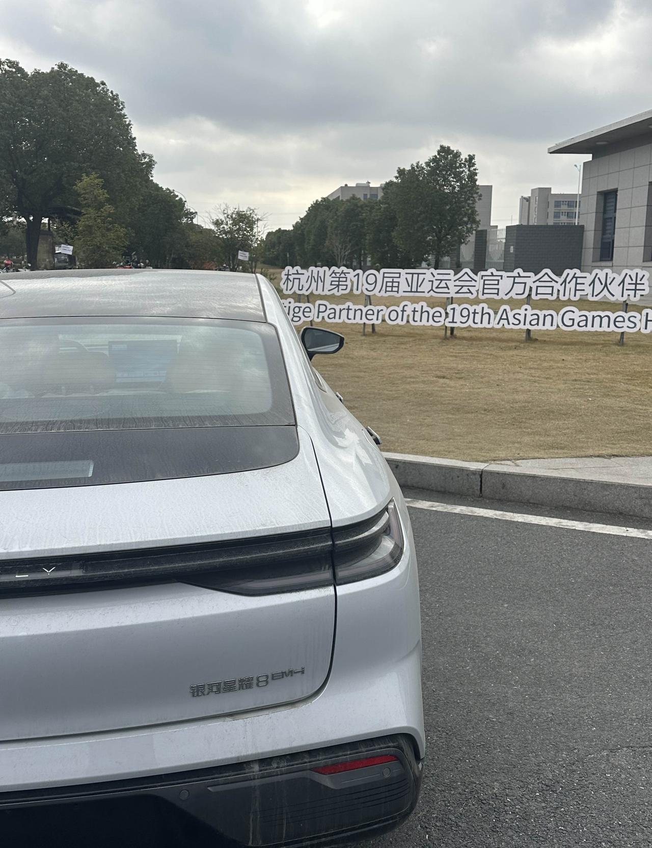 2026年1月，全国乘用车零售销量预估环比降了20.4%。我翻了翻最新的数据