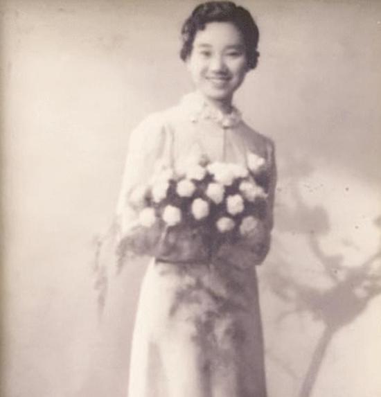 1941年，日军为了套取情报，对革命战士朱凡施用酷刑，最后，将她的双腿分别用绳索