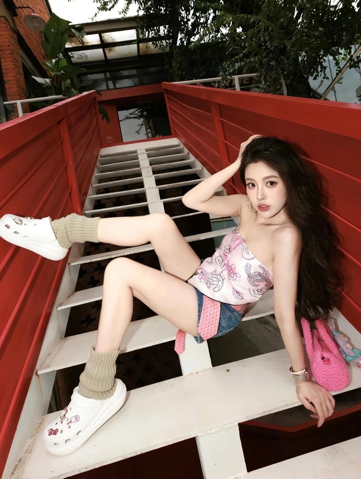 少女摄影|NO.0067期甜美辣妹白皙大长腿秋日户外创意写真分享街拍美景