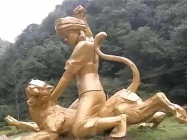 在物业工作中，电工和保安都是不可或缺的职位。电工负责维护小区的电路安全，确保
