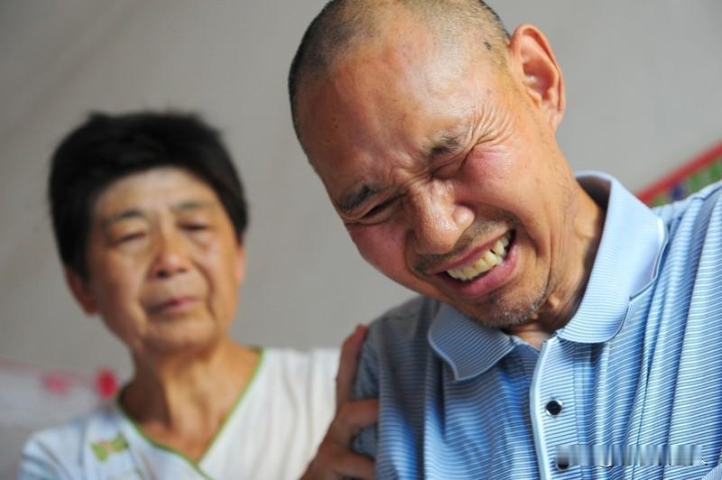 人老了才明白，亲情薄如纸。为何说“亲情薄如纸”呢？这究竟是什么原因造成的？原因