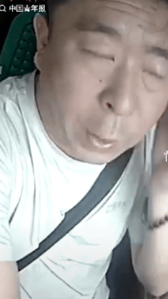 河南人就是中！广东一出租车司机看到路边小伙手臂血流不止，立马拉上他们赶往医院，得