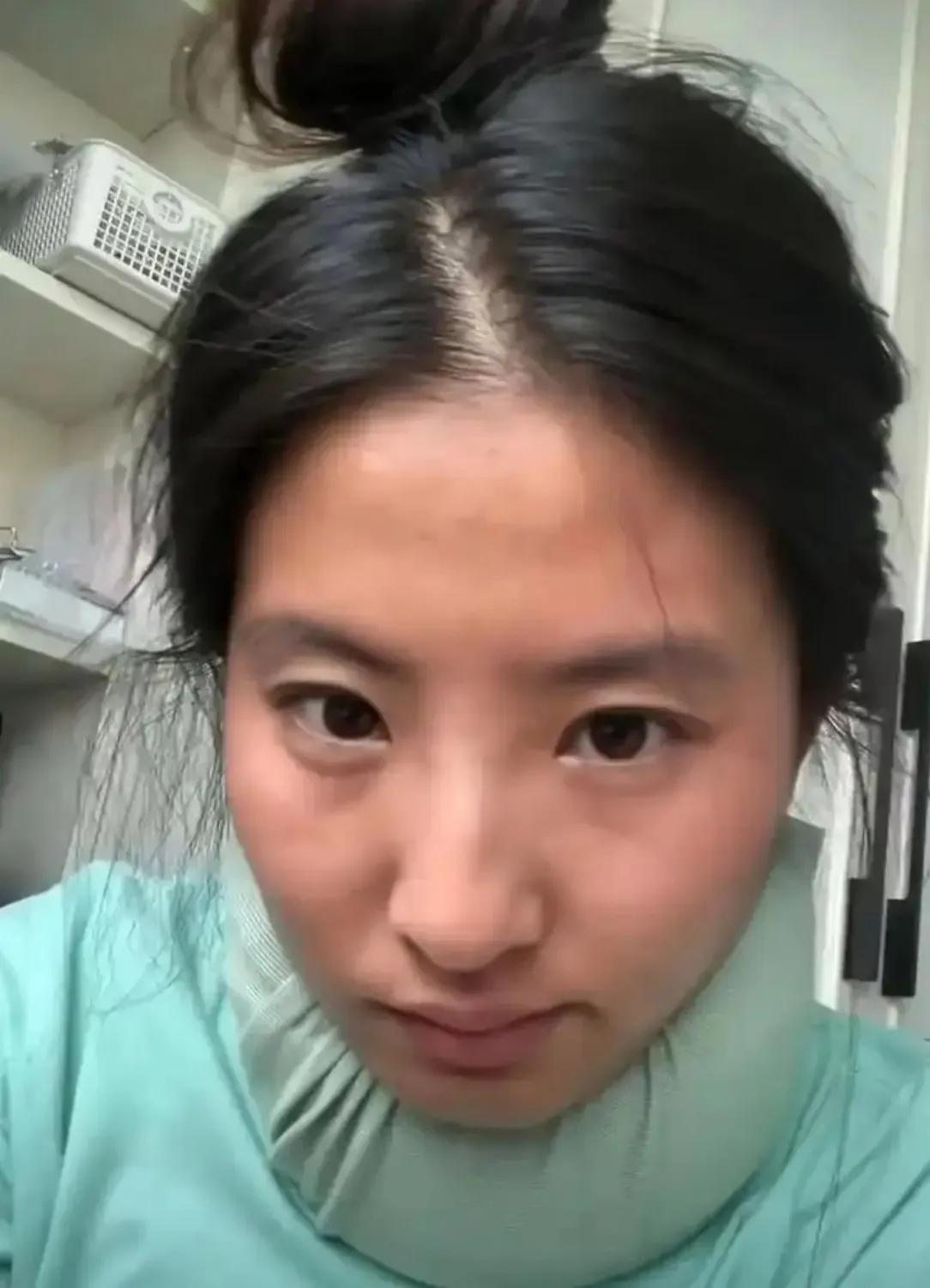 看了刘亦菲素颜照，你还能夸是“神仙姐姐”吗？