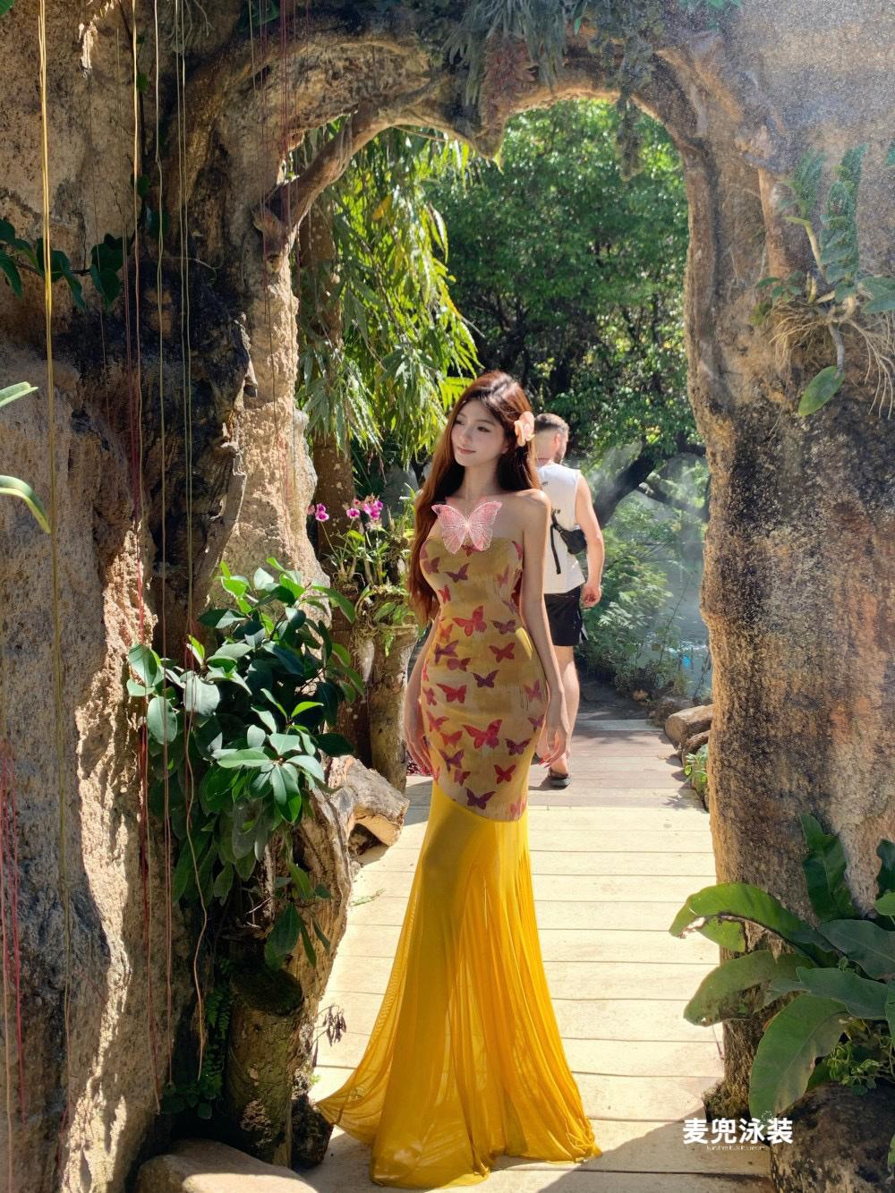 美到发光的黄蝴蝶泳衣｜人鱼公主本鱼🧜‍♀️肉肉女生泳衣推荐紫色比基尼穿搭